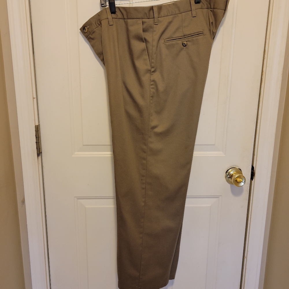 *LIKE NEW* MENS Sz. 40/29 LEE No Iron Pants